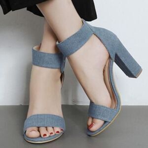 BRAND NEW WILD DIVA LOUNGS BLOCK HIGH HEEL STILETTOS SANDAL